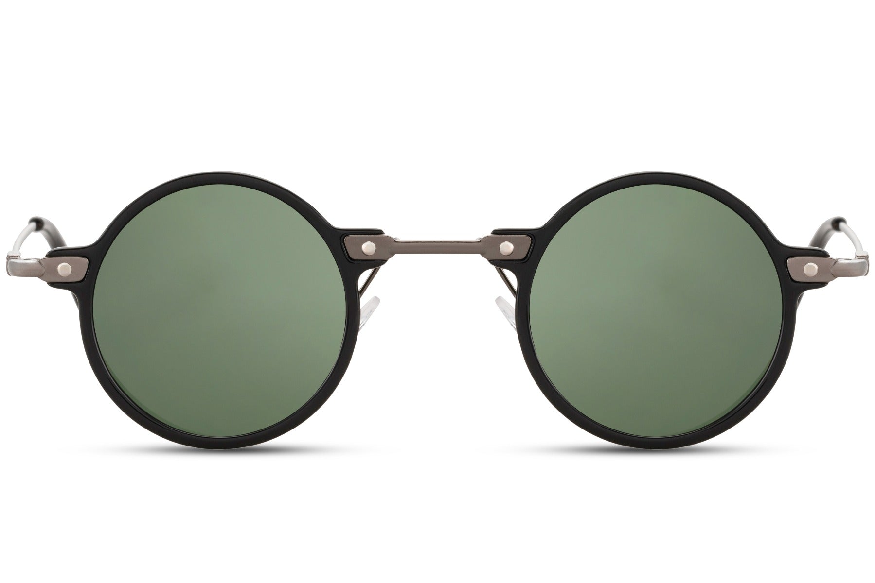 Små runde solbriller til udklædning med grønne glas og tyndt sort stel set fra fronten