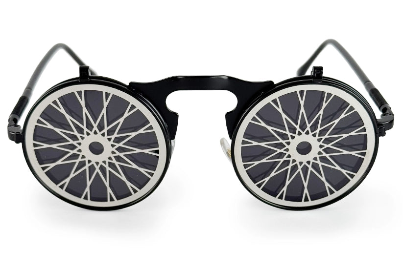 Steampunk solbriller med flip up i sort set fra fronten