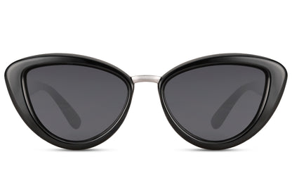 Sorte cateye solbriller med tykt stel set fra fronten