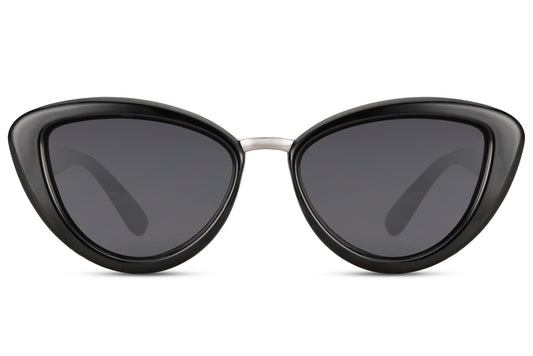 Sorte cateye solbriller med tykt stel set fra fronten