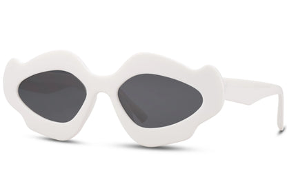 Hurtigbrille med speciel form og design i hvid set fra siden