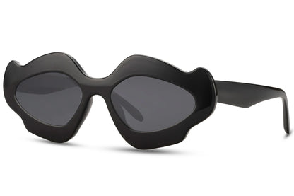 Hurtigbrille med speciel form og design i sort set fra siden