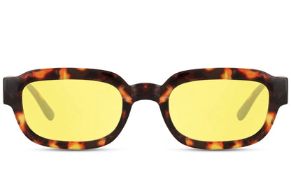 Hurtige solbriller med firkantede glas og afrundede hjørner i gule glas og leopard stel set fra fronten