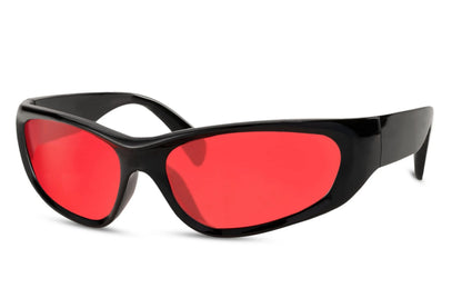 Klassiske farvede hurtigbriller i røde glas og sort stel set fra siden