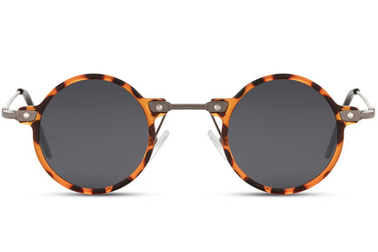 Små runde solbriller til udklædning med sorte glas og tyndt stel leopard set fra fronten
