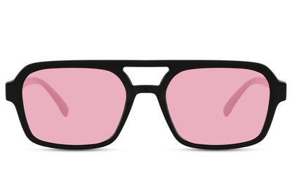 Solbriller med dobbelt bro i pink glas og sort stel set fra fronten